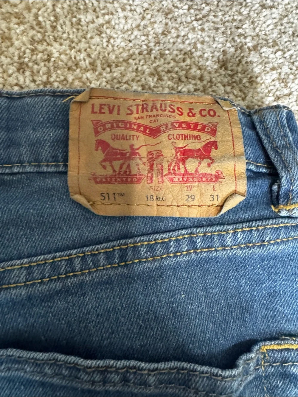 Levi's Slim Straight Jeans in Medium Blue Wash